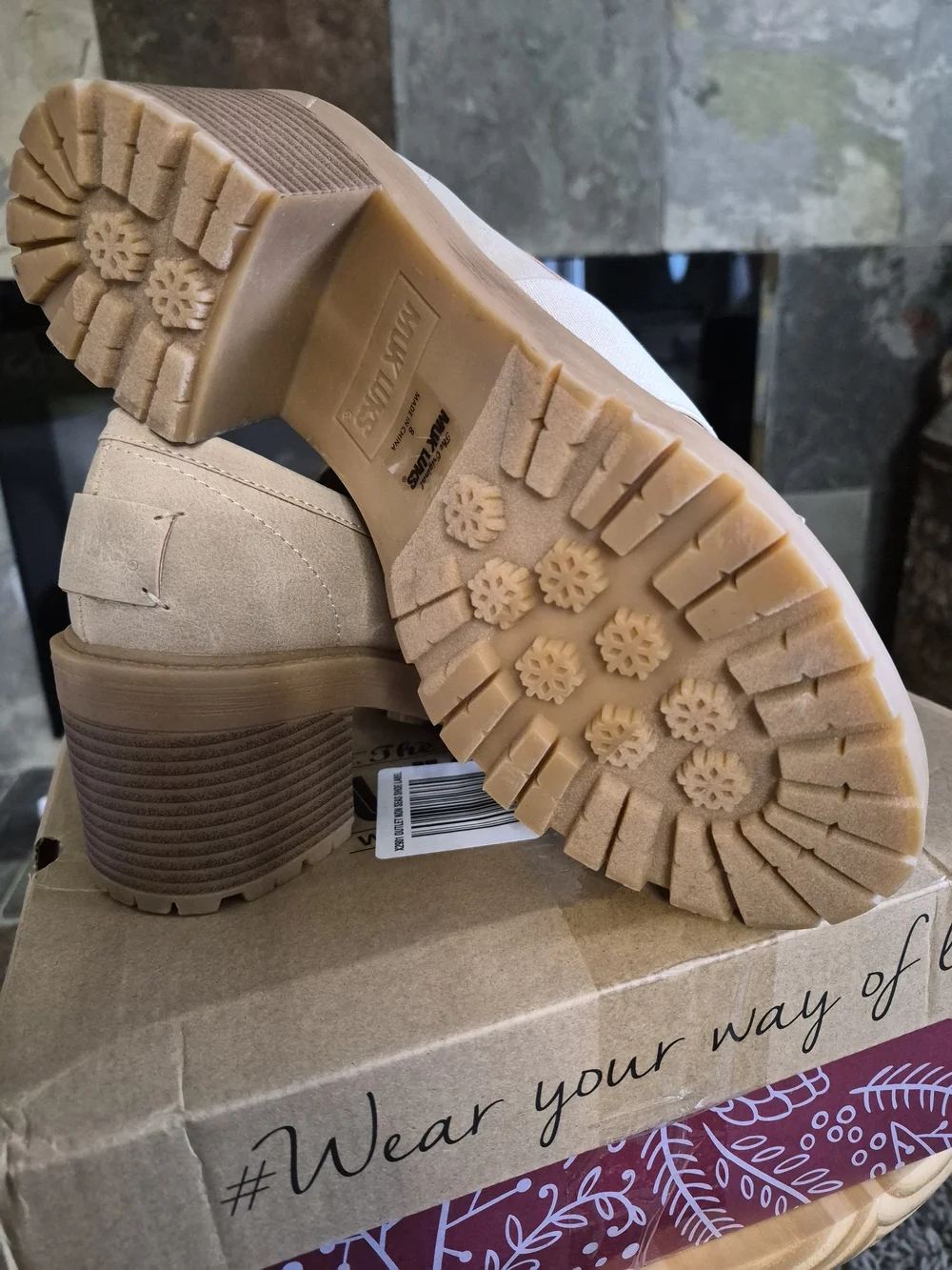 Muk Luks Oatmeal Shoes Box Size 8